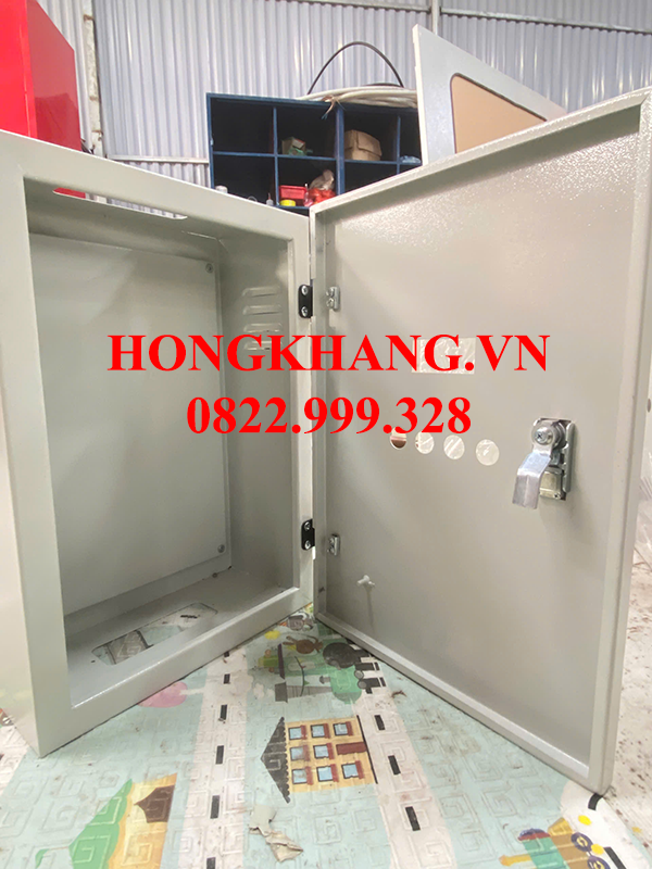 Tủ điện 800x500x300x1mm có tấm panel giá tốt