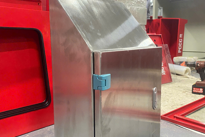 Tủ điện inox có mái vát kích thước 800x600x250x1mm