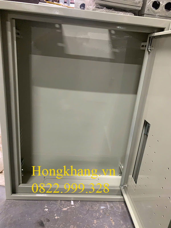 Tủ điện 2 lớp cánh màu ghi 600x500x200x1.2mm có tấm panel