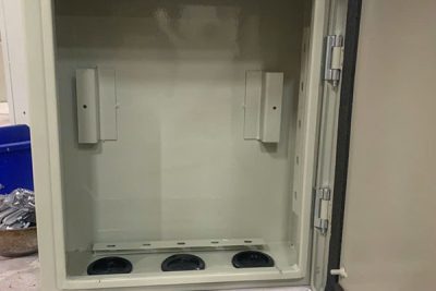Vỏ tủ điện 1 lớp cánh ngoài trời sơn tĩnh điện màu ghi sần kích thước 300x200x150x1mm sơn tĩnh điện có tấm panel giá tốt tại xưởng hà nội và TP HCM
