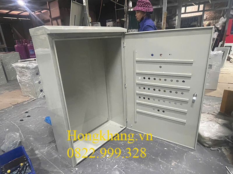 Đột Phá Thiết Kế Với Dòng Vỏ tủ điện 1 lớp cánh Có Mái Che 1200x600x250x1.2mm