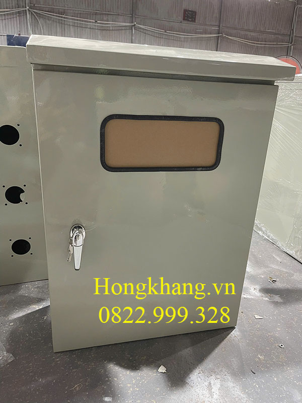 Vỏ tủ điện 1 lớp cánh ngoài trời kích thước 800x600x250x1,2mm sơn tĩnh điện cánh ngoài mica  có mái có hèm chống nước giá tốt tại xưởng hà nội và hải phòng
