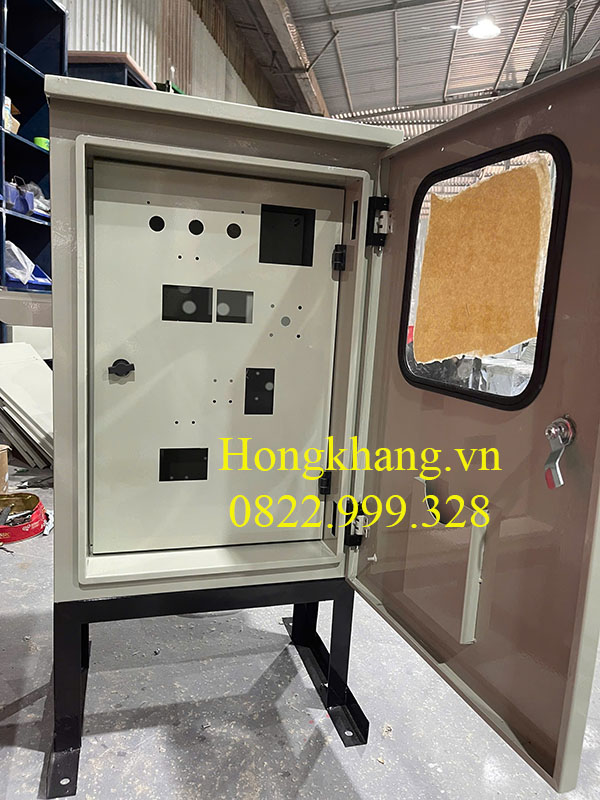 vo-tu-dien-2-lop-canh-ngoai-troi-1200x500x300