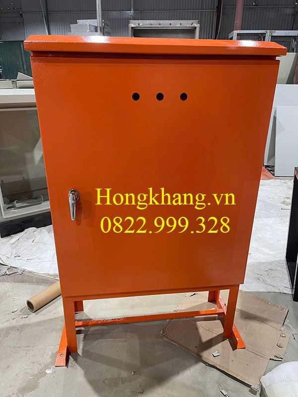 Vỏ tủ điện 2 lớp cánh ngoài trời kích thước 800x600x250x1,2mm sơn tĩnh điện cánh ngoài khoét lỗ đèn hàn chân đế  có mái có hèm chống nước giá tốt tại xưởng hà nội và hải phòng