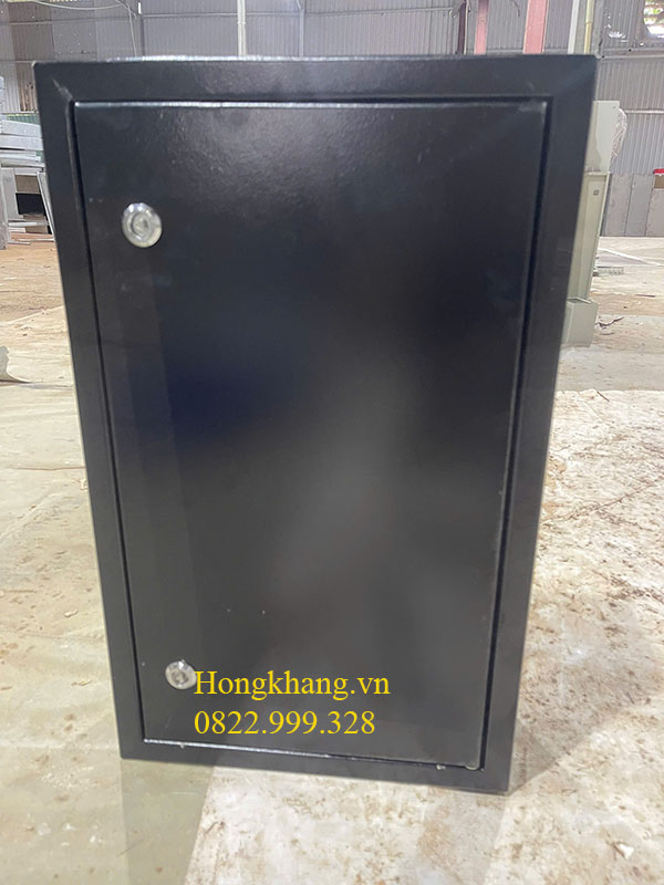 tu-dien-1-lop-600x400x200-mau-den-gia-xuong-ha-noi