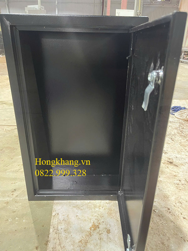 Vỏ tủ điện trong nhà 600x400x200x1mm 1 lớp cánh màu đen tấm panel giá xưởng